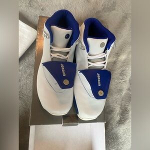 Men’s Air Jordan XVlll White/Metallic Silver/ Blue size 10.5